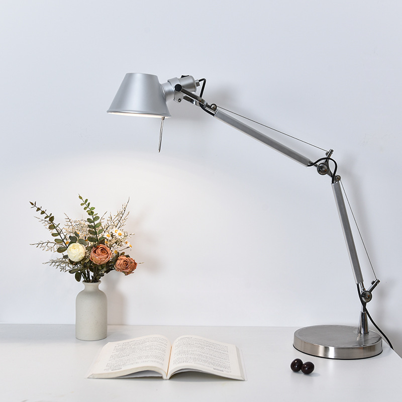 Factory exports to Europe and Italy wearing straw hat girls table lamp simple table lamp hotel personality desk writing office Factory exports to Europe and Italy wearing straw hat girls table lamp simple table lamp hotel personality desk writing office