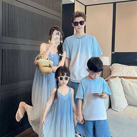 洋气连衣裙三口新款母子亲子装度假中大童母女海边沙滩一家夏季男