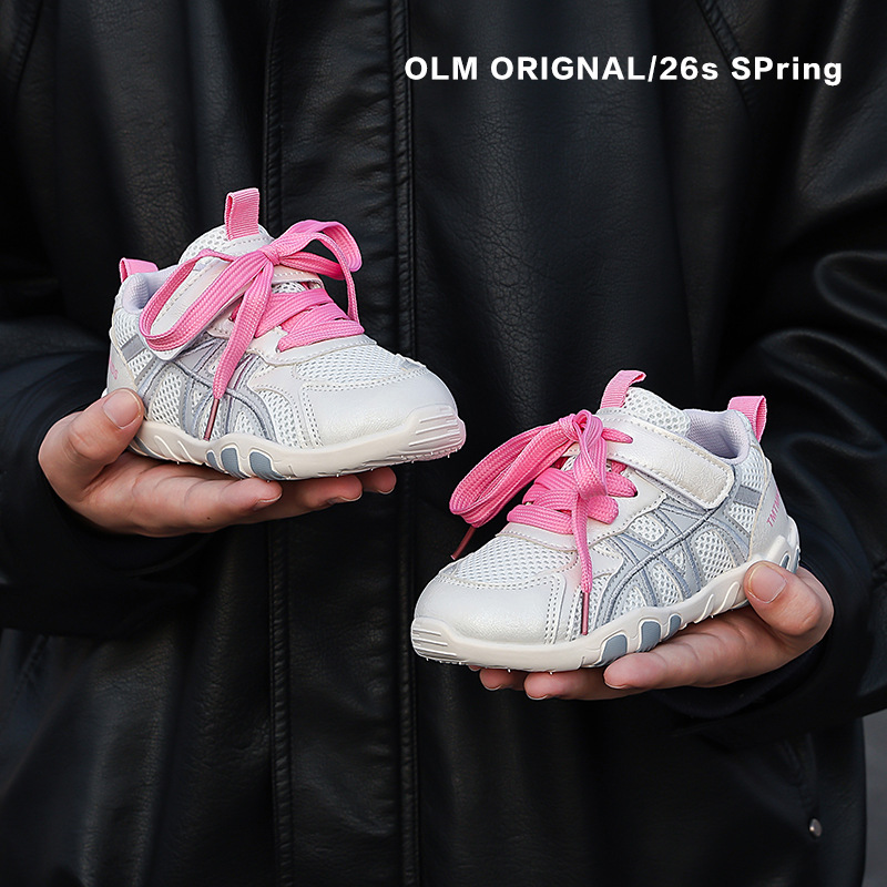 Zapatos de entrenamiento para niños de verano 2026 zapatos deportivos de malla cómodos para niños zapatos blancos de moda