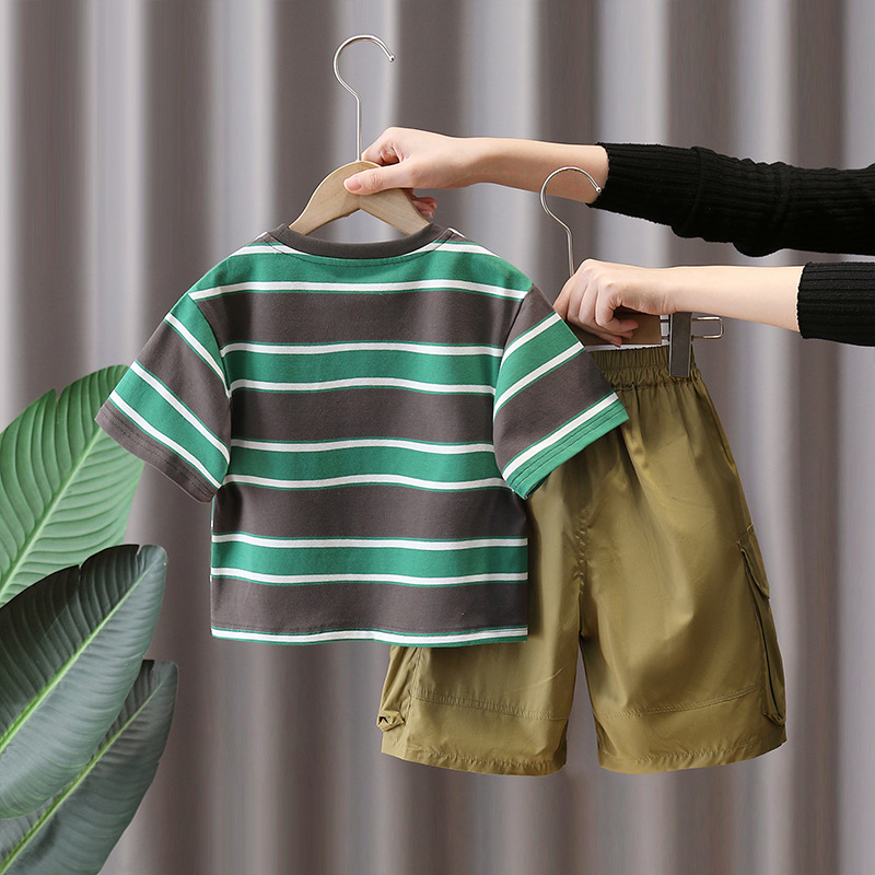 7185 Traje de manga corta para niños Pantalones cortos de camiseta a rayas de verano para niños 2025 Nuevo verano delgado y guapo de moda