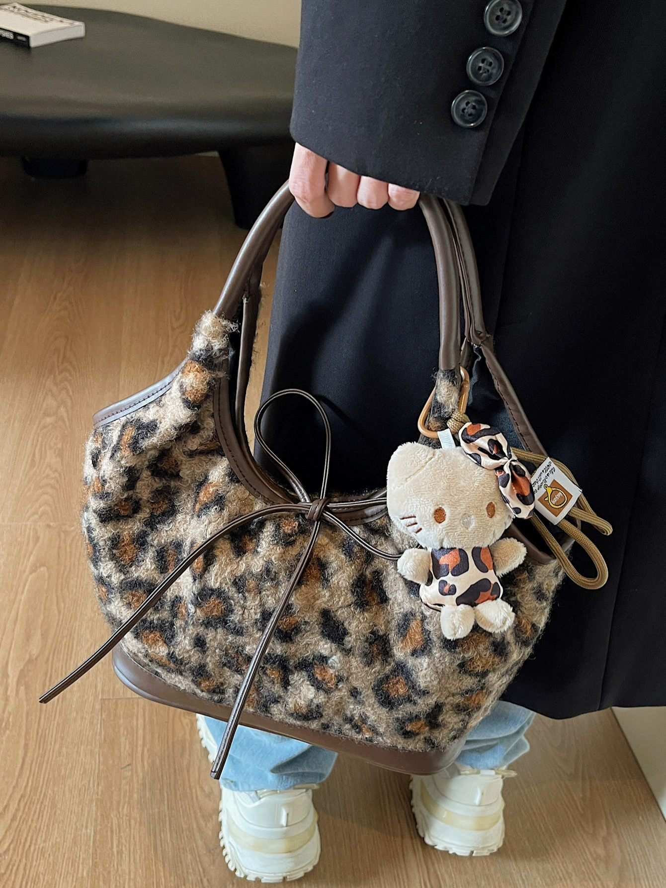 Retro capacious underarm bag with bow, Korean style