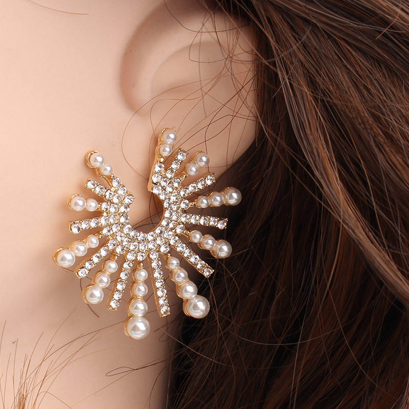 Women'S Gender Luxurious Flower Alloy Plating Artificial Pearls Rhinestones Women's Ear Studs 1 Pair