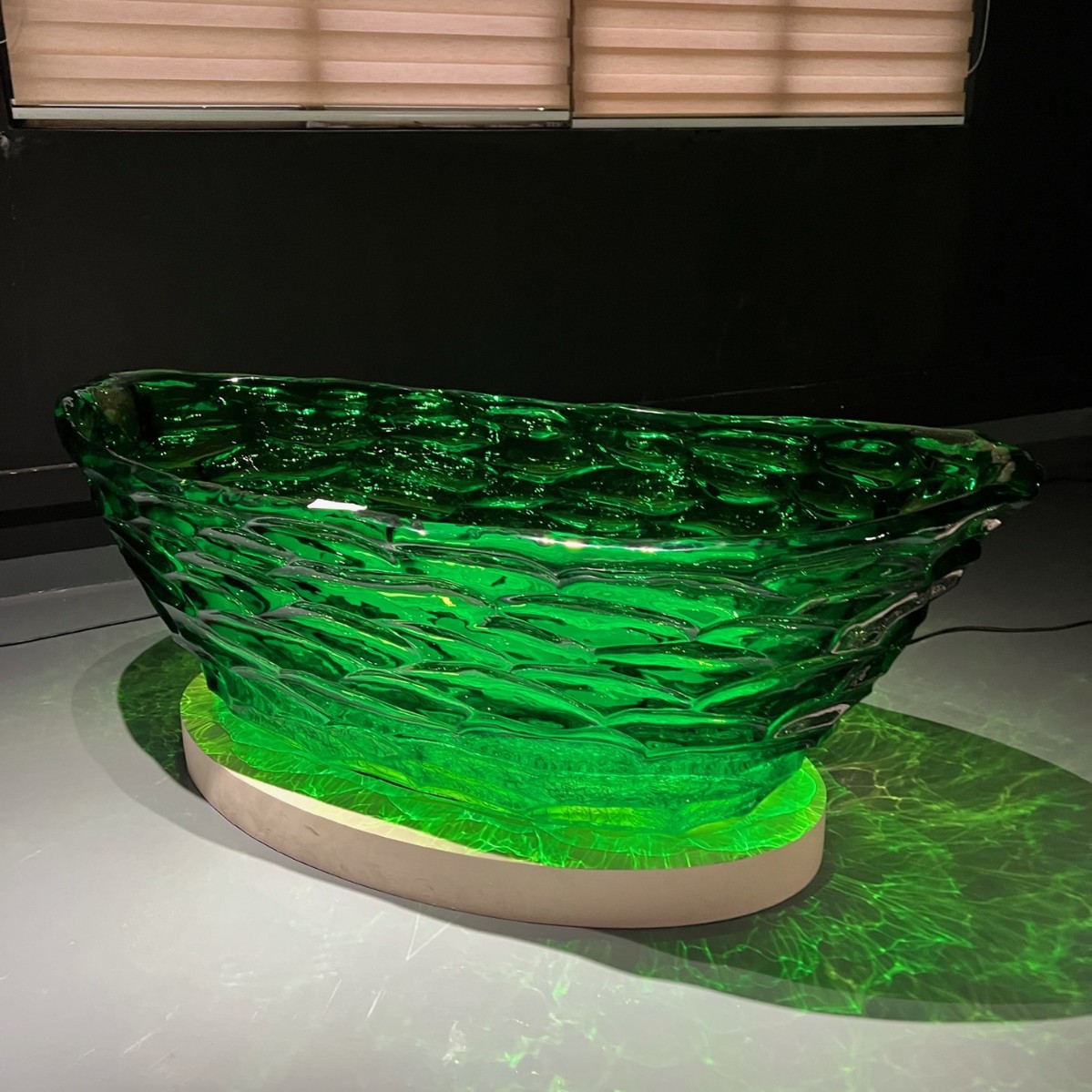 网红浴缸透明铂晶水晶泡澡浴缸酒店卫生间飘窗浴缸白色别墅浴缸