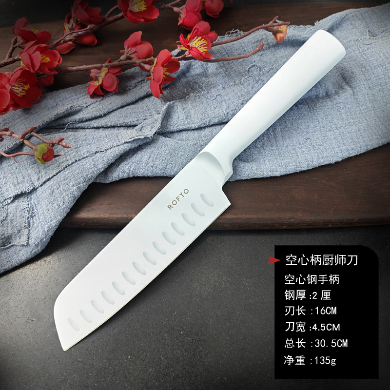 강철 손잡이가 있는 작은 산토쿠 칼
