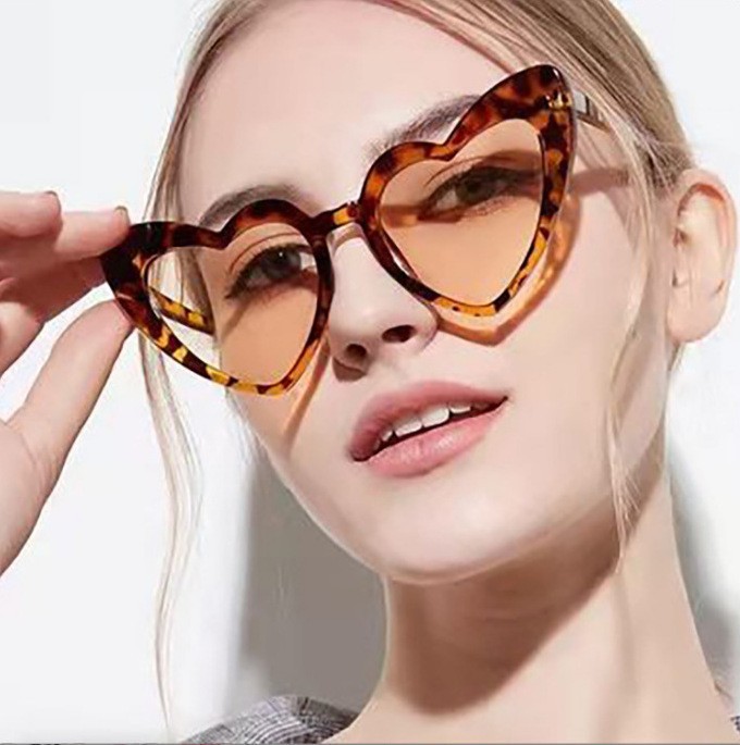 2023跨境爱心墨镜防晒桃心眼镜UV400闪粉水晶太阳镜SUNGLASSES