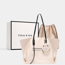 真皮包包女2025新款秋冬时尚原创大容量通勤大包高级感百搭托特包