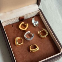 �W��С�����h�OӋ���s���Ύ׺ζ���Ů���|�ٴ�r����ĸ�߼��ж��
