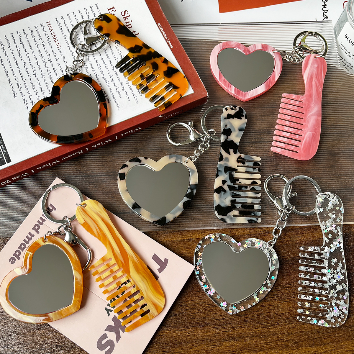 Amor acrílico espejo pein cubierta colgante simple bolsos accesorios colgante manejo portátil pein llavero