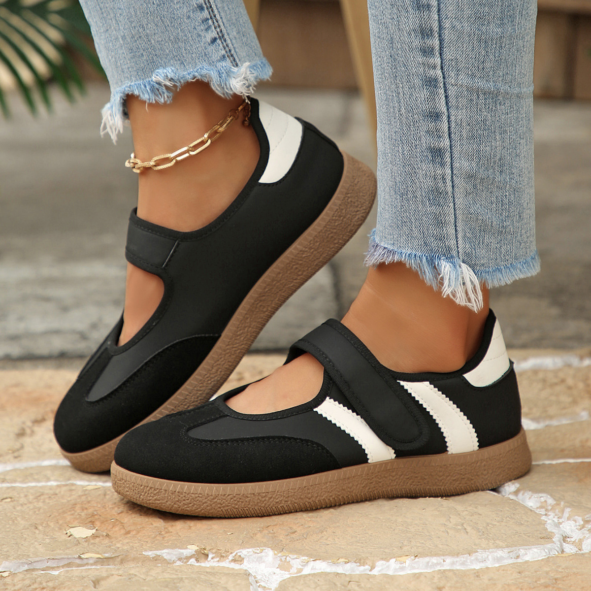 Zapatos de entrenamiento de base plana para mujeres 2025, primavera y otoño, zapatos de skate de comercio exterior de tamaño grande, zapatos casuales de moda, zapatos blancos para mujeres