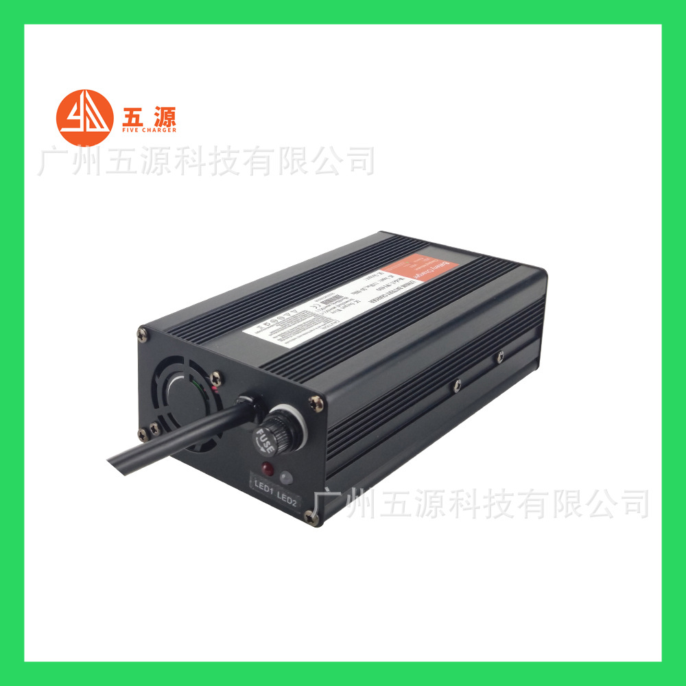 高端金属外壳58.4V 8A LiFePO4 电池充电器适用于 割草机 清洁车