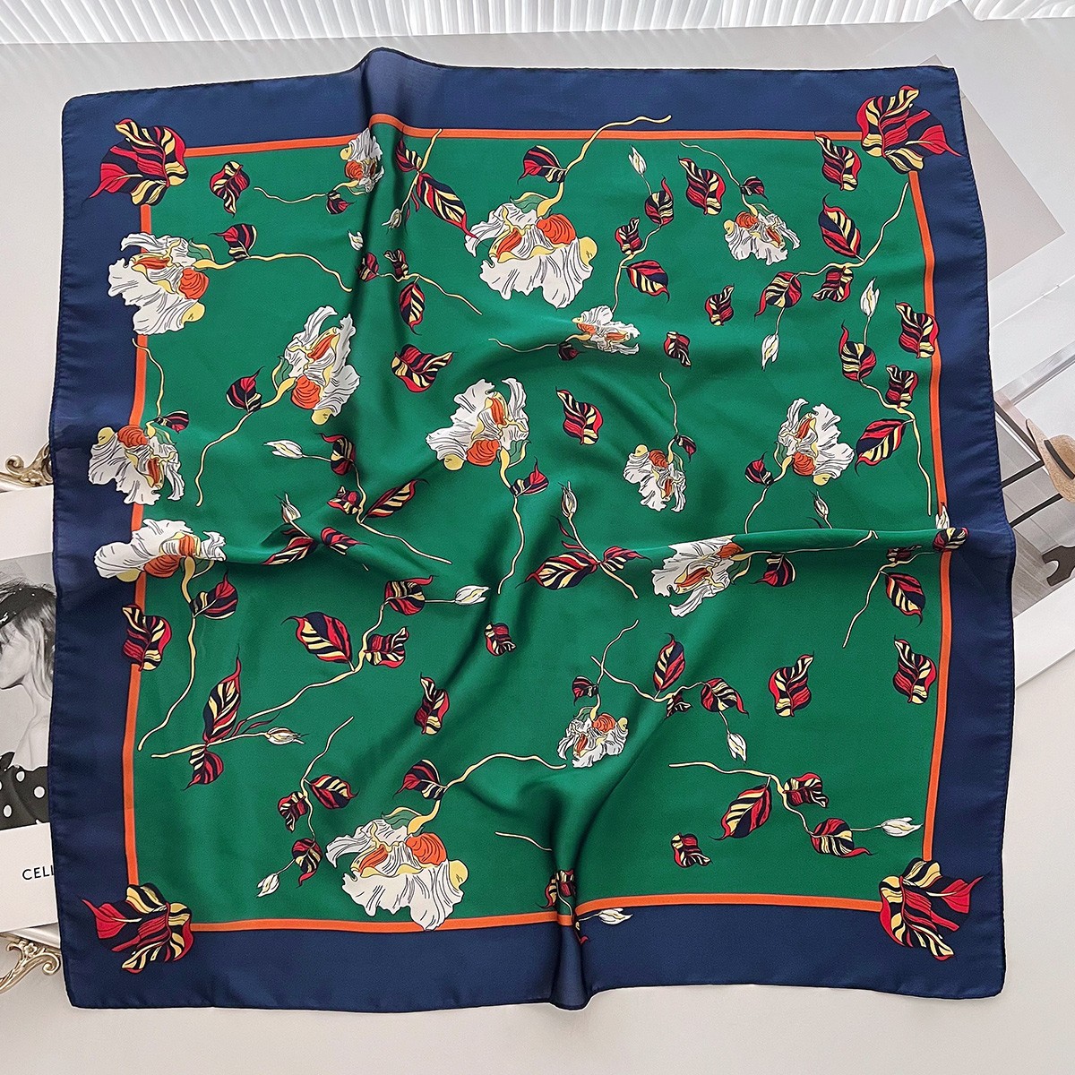 F1-A2A70042-1 진한 파란색 가장자리