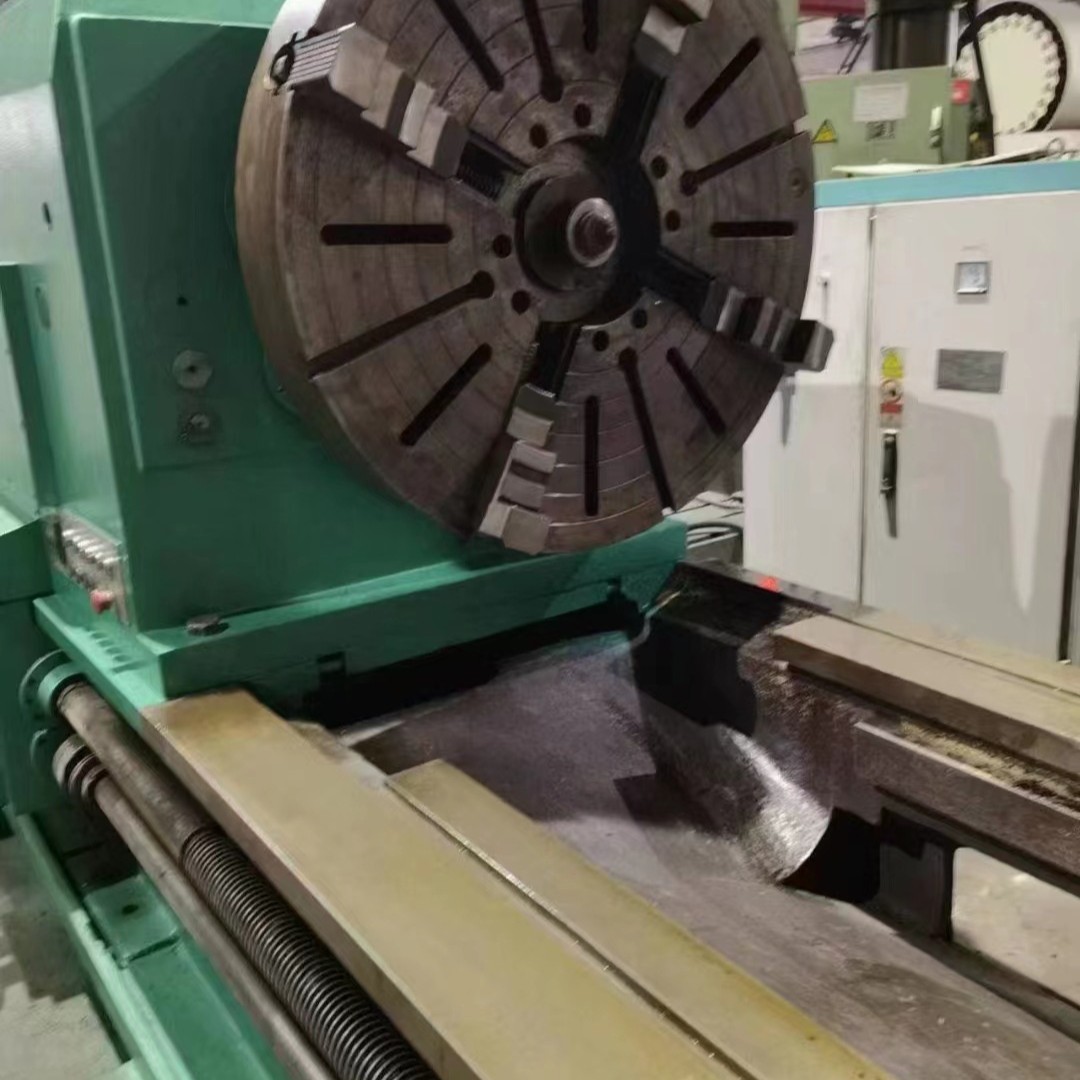 处理二手星火CW61125x8米卧式车床承重:20T回转直径1.25米