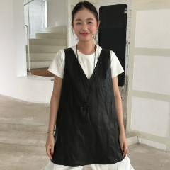 LOVELY 2025早秋通勤设计感V领休闲复古显瘦背心上衣叠穿PU皮马甲