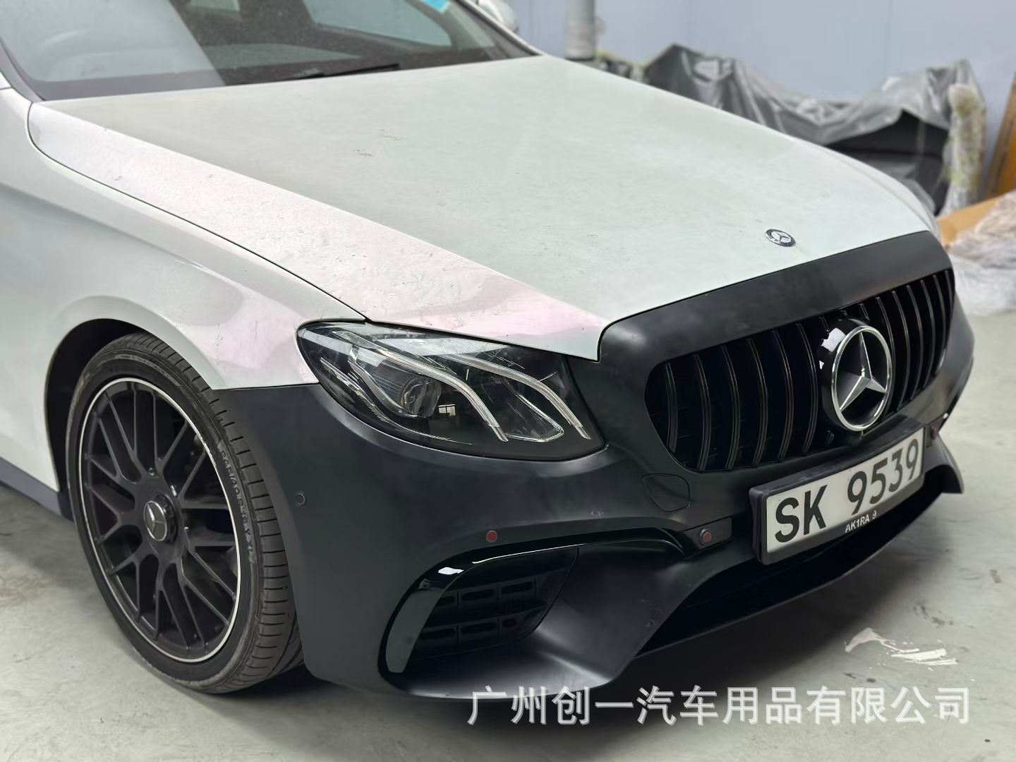 Suitable for Mercedes-Benz E-Class W213 16-20 models, modified to E63 AMG body kit with front and rear bumpers, grille, hood, and fenders