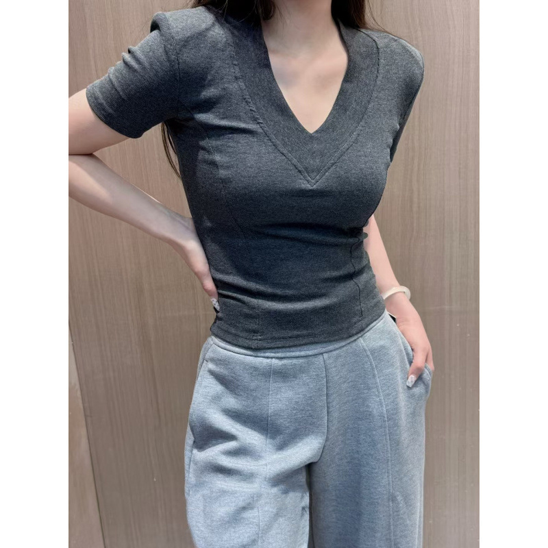 2026 Fashionable Korean Style Solid Color Summer V-Neck Design Slim Fit Stylish Versatile Simple Short-Sleeve T-Shirt for Women