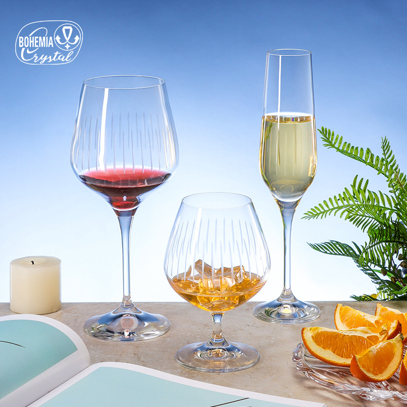 Importación checa tallado a mano tazas de cristal tazas de vino vertical tazas de agua de alta calidad tazas de whisky tazas de pies altos al por mayor
