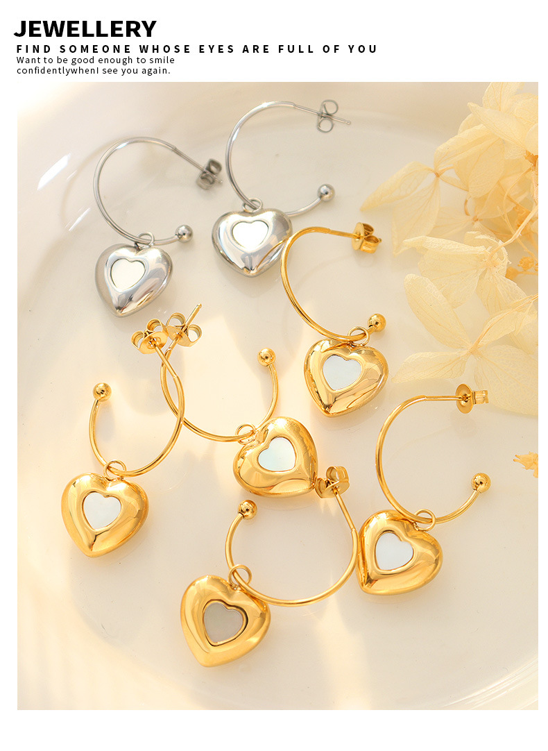 Korean Style Geometric C- Shaped Earrings Fashion Peach Heart Pendant Earrings display picture 4