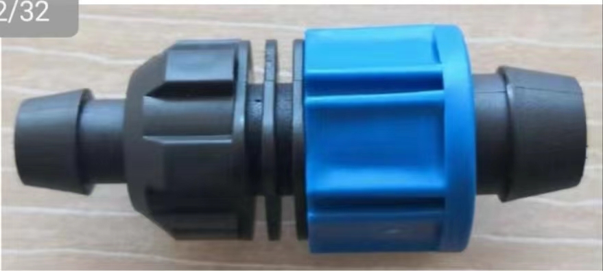 Conector de Tres Vías con Bloqueo para Cinta de Goteo image 18