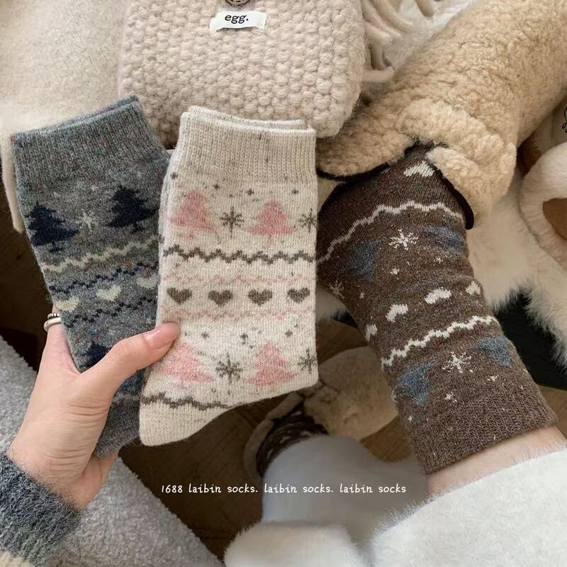 Warm Socks for Women, Fair Isle Wool Retro Yarn, Autumn and Winter Socks, Women's Mid-Calf Socks, Christmas Tree Thick Socks Warm Socks for Women, Fair Isle Wool Retro Yarn, Autumn and Winter Socks, Women's Mid-Calf Socks, Christmas Tree Thick Socks