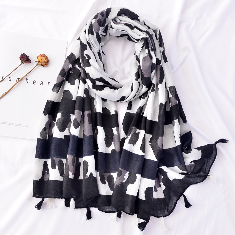 Comercio exterior nuevo algodón satinado suave Toalla de Playa Larga primavera y verano fino 6-color hoja de la planta impresión protector solar bufanda grande