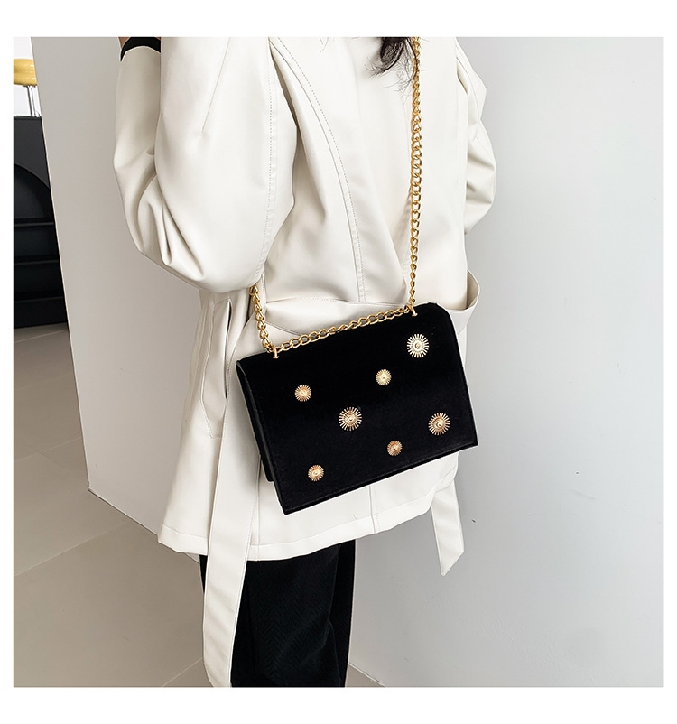 Cross-border fashionable velvet small square bag for women, simple and fashionable single-shoulder bag, new autumn and winter crossbody chain bag undefined