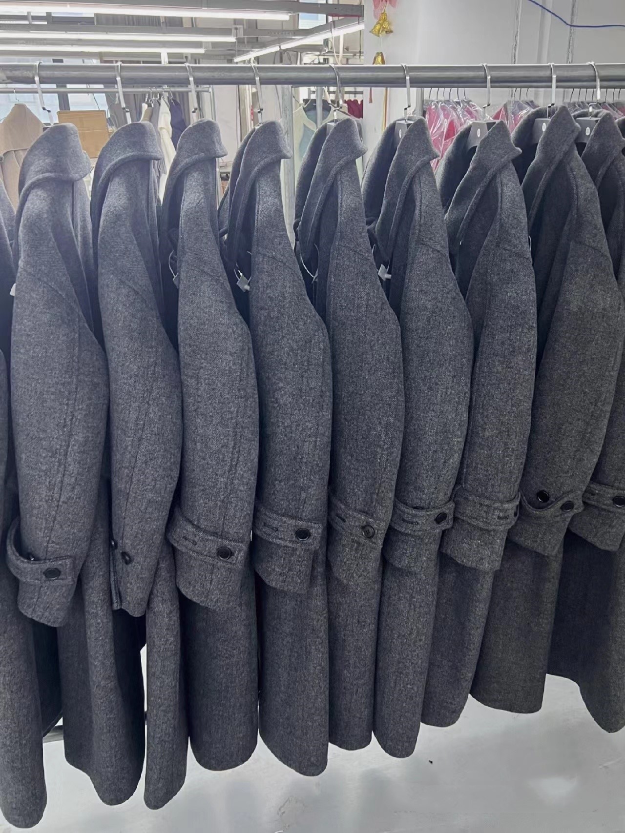 クラシックなファッショナブルなヘリンボーン柄イカウールコート、女性用ミドル丈、冬の新作、ゆったりとした厚手のコート