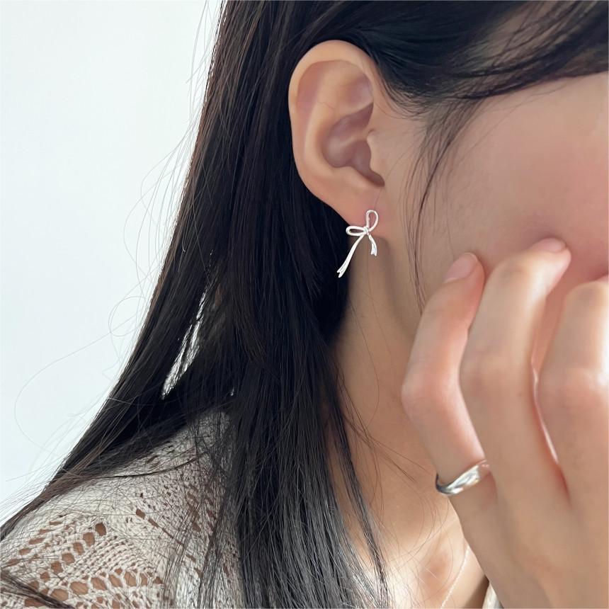 4g Weight 925 Sterling Silver Ear Needle Material Ear Studs Classification 1 Pair Quantity Daily Occasion 925 Sterling Silver Material Bow Knot Pattern Women's Gender Simple Style Style Plating Craft 925 Sterling Silver Bow Knot Simple Style Ear Studs For Women's 无