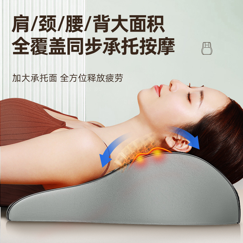 マッサージ器の背中の腰の頚椎を揉みます。|undefined