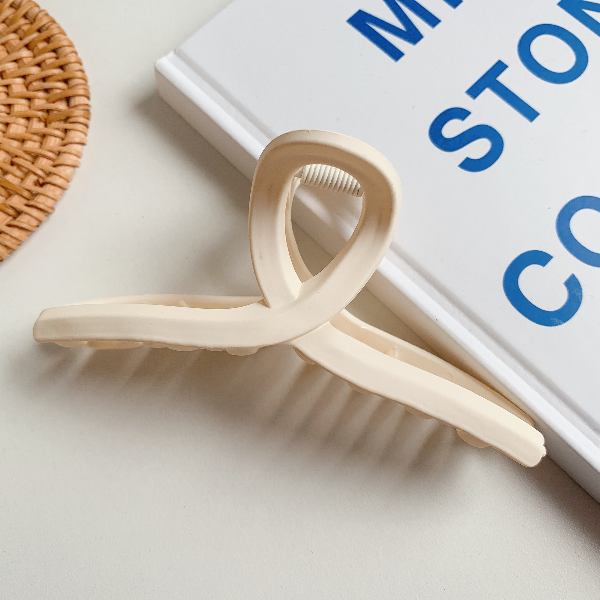 Frosted Large Hairpin Korean Disc Hair Clip Girl's Head Hair Clip Headwear Large Shark Hairpin Wholesale_voghion.com