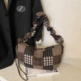 高颜值韩系ins复古几何拼接格纹饺子包女轻便大容量单肩斜挎包包