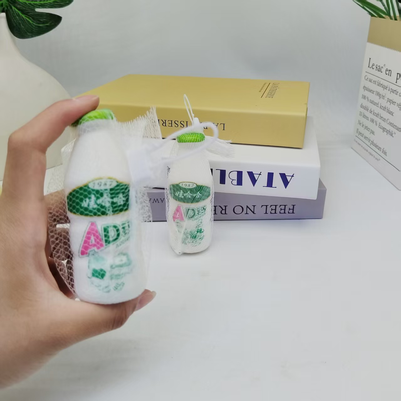 Wahaha ADcalcio pellizcando la botella de música juguete rebote lento descompresión ventilación bebida exprimida suave personalizada para niños