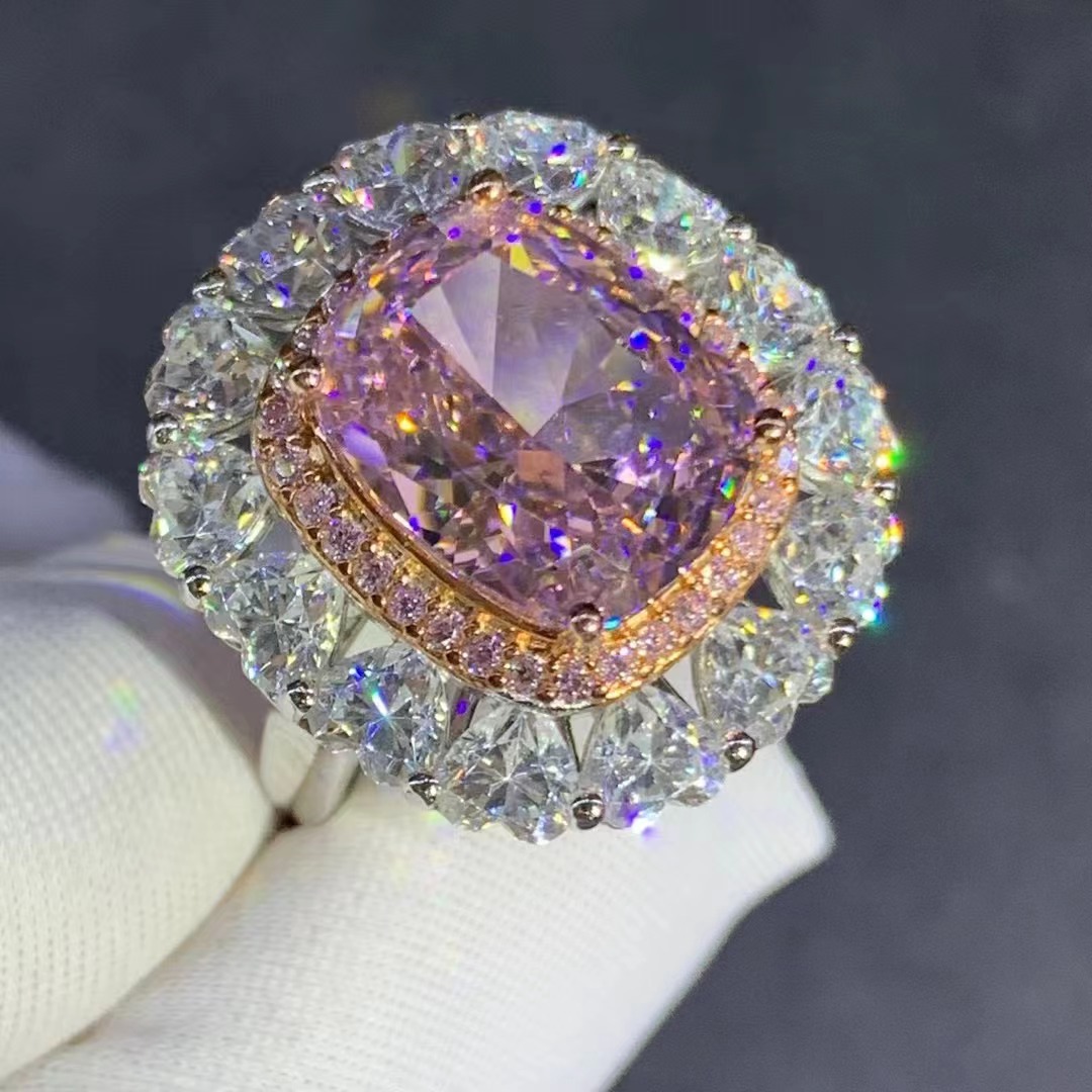 Diamante en forma de almohada Rosa corte anillo de diamante de alto carbono 6 quilates VVS grado D color 3EX anillo de platino galvanizado de cinco capas de espesor