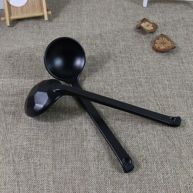 5 меламиновых пластиковых ложек для японского стиля Ajisen Ramen, горячего горшка, пельменей, супа, длинная ручка, чистая черная матовая круглая ложка в виде черепахового панциря
