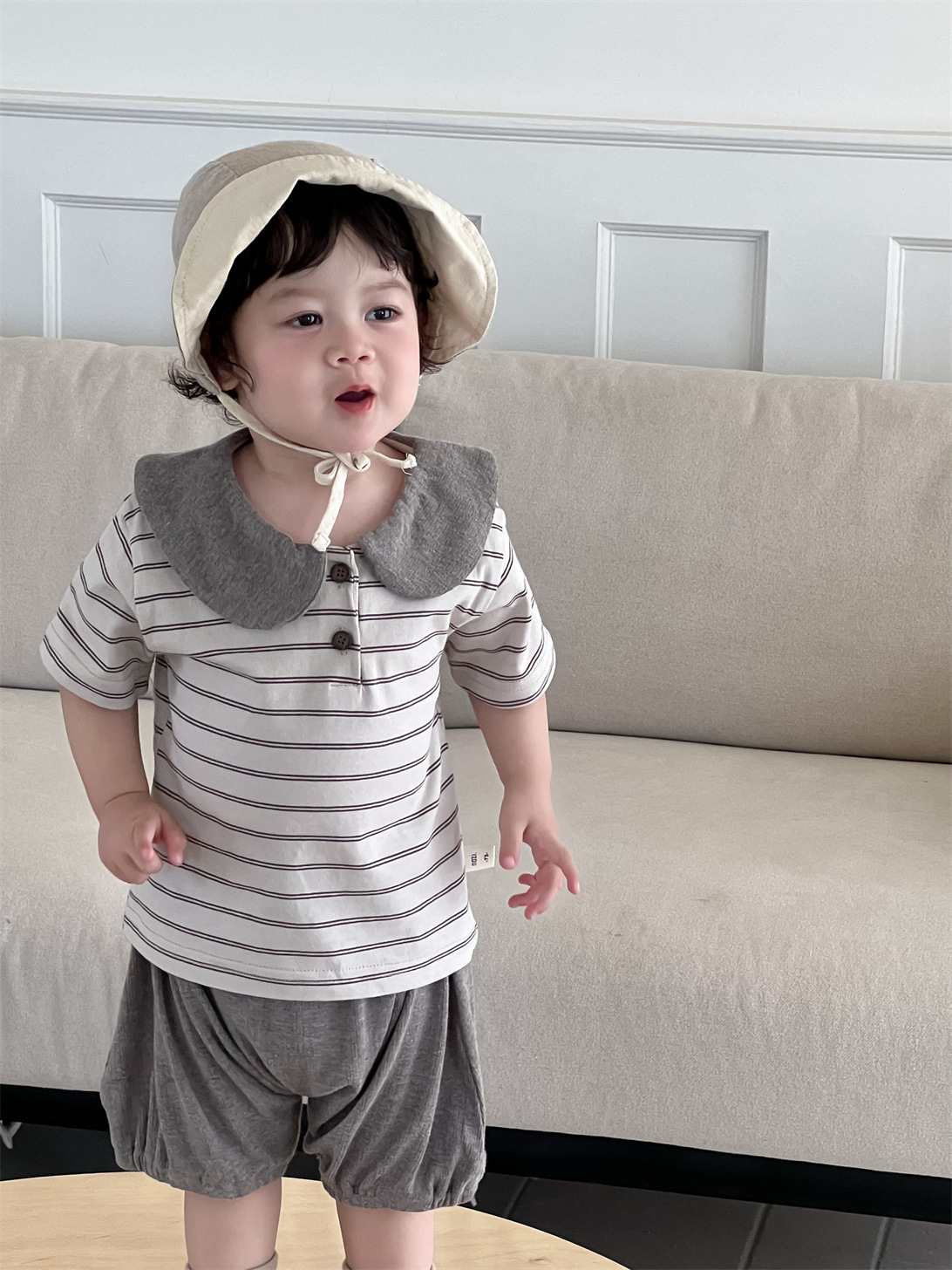 Conjunto de dos piezas de verano para niños, estilo coreano, camisa a rayas de manga corta, ropa infantil, estilo nuevo 2026