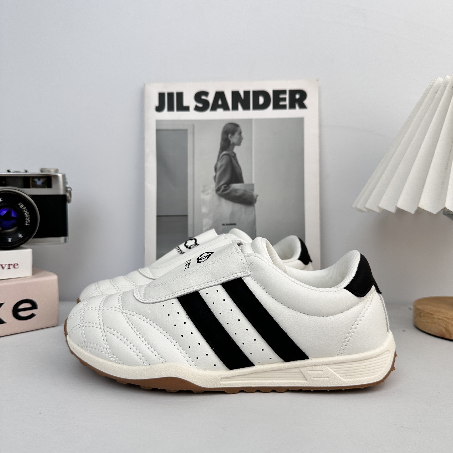 YUANBO Zapatos blancos de suela gruesa para mujeres 2025 nuevos zapatos deportivos casuales de otoño para mujeres zapatos de nicho