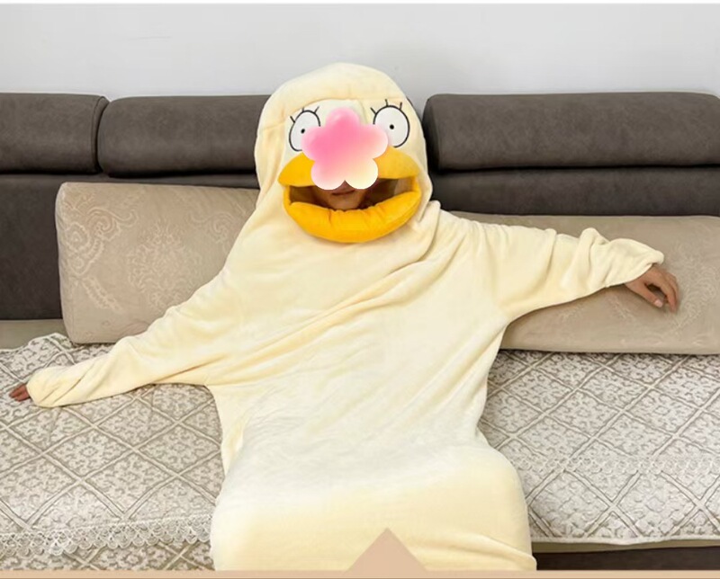 パンダ漫画パジャマコーラルベルベット 2025 新しい暖かいホーム服かわいいスーツは混合バッチで屋外で着用できます|undefined