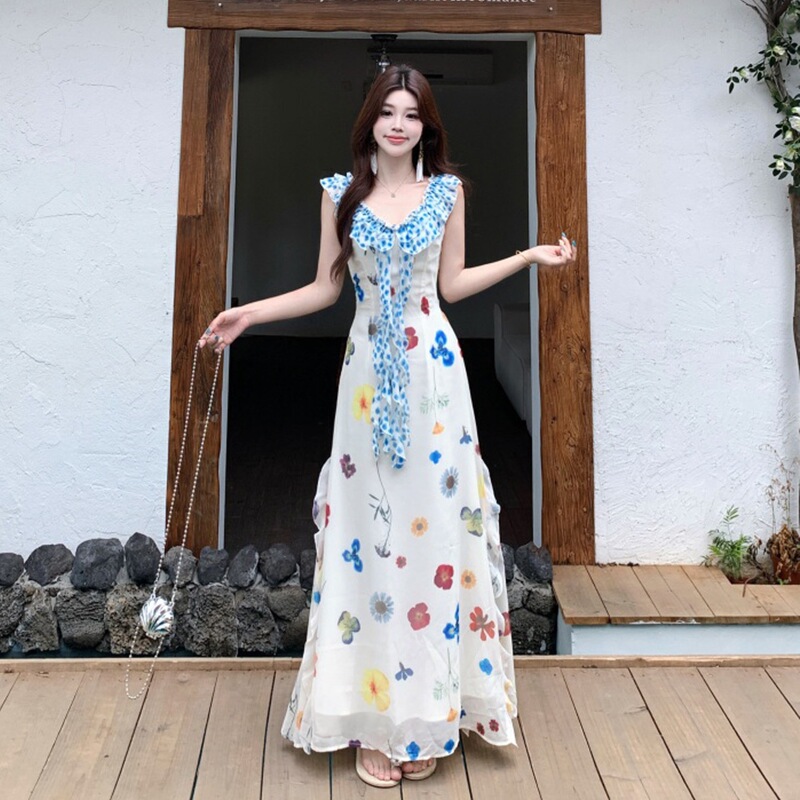 Plus-size women's summer dress, stunning and unique, with a niche design, sweet dopamine-inducing seaside vacation maxi dress Plus-size women's summer dress, stunning and unique, with a niche design, sweet dopamine-inducing seaside vacation maxi dress