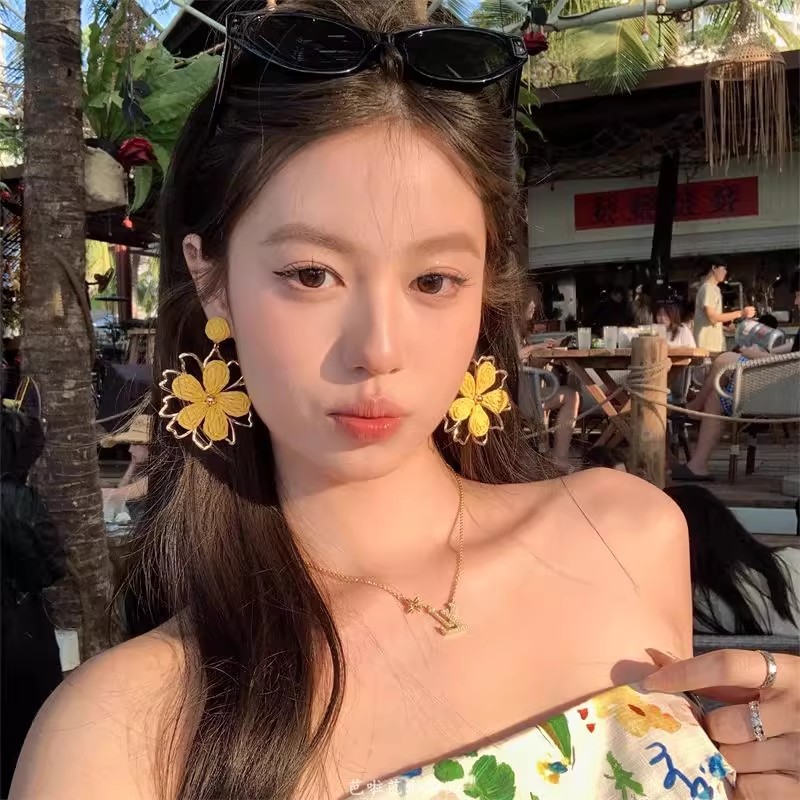 海边度假风夸张黄色太阳花朵耳环女2025新款夏天绝美耳钉耳饰|undefined