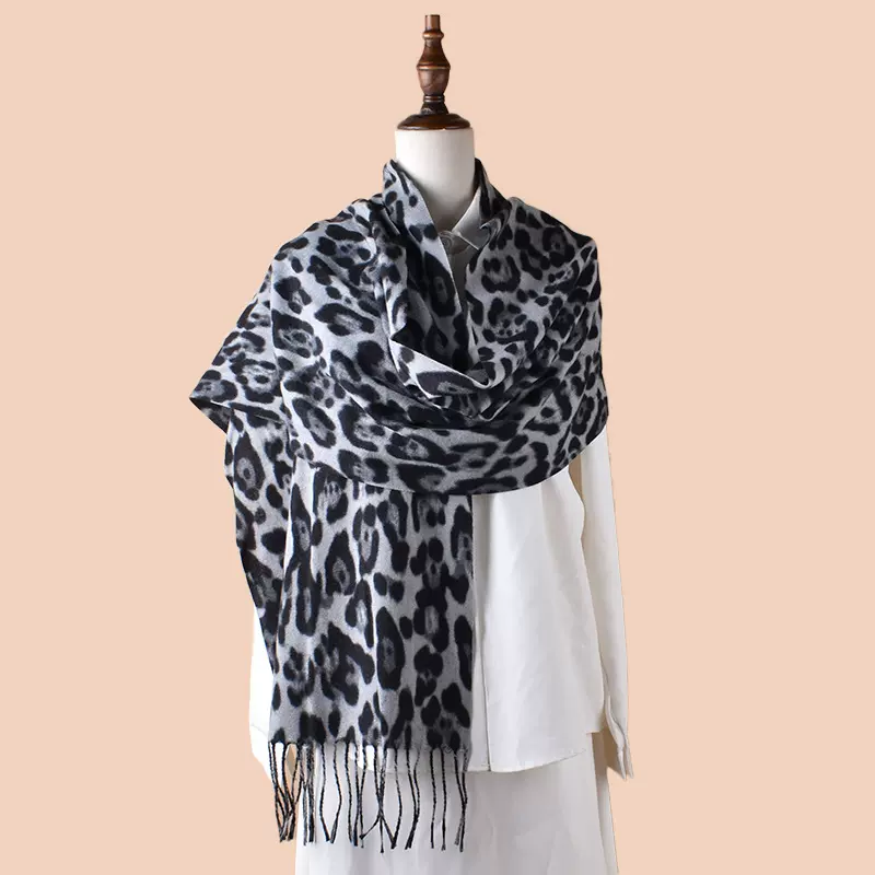 秋冬新款优雅豹纹流苏仿羊绒围巾保暖围巾披肩时尚现货批发