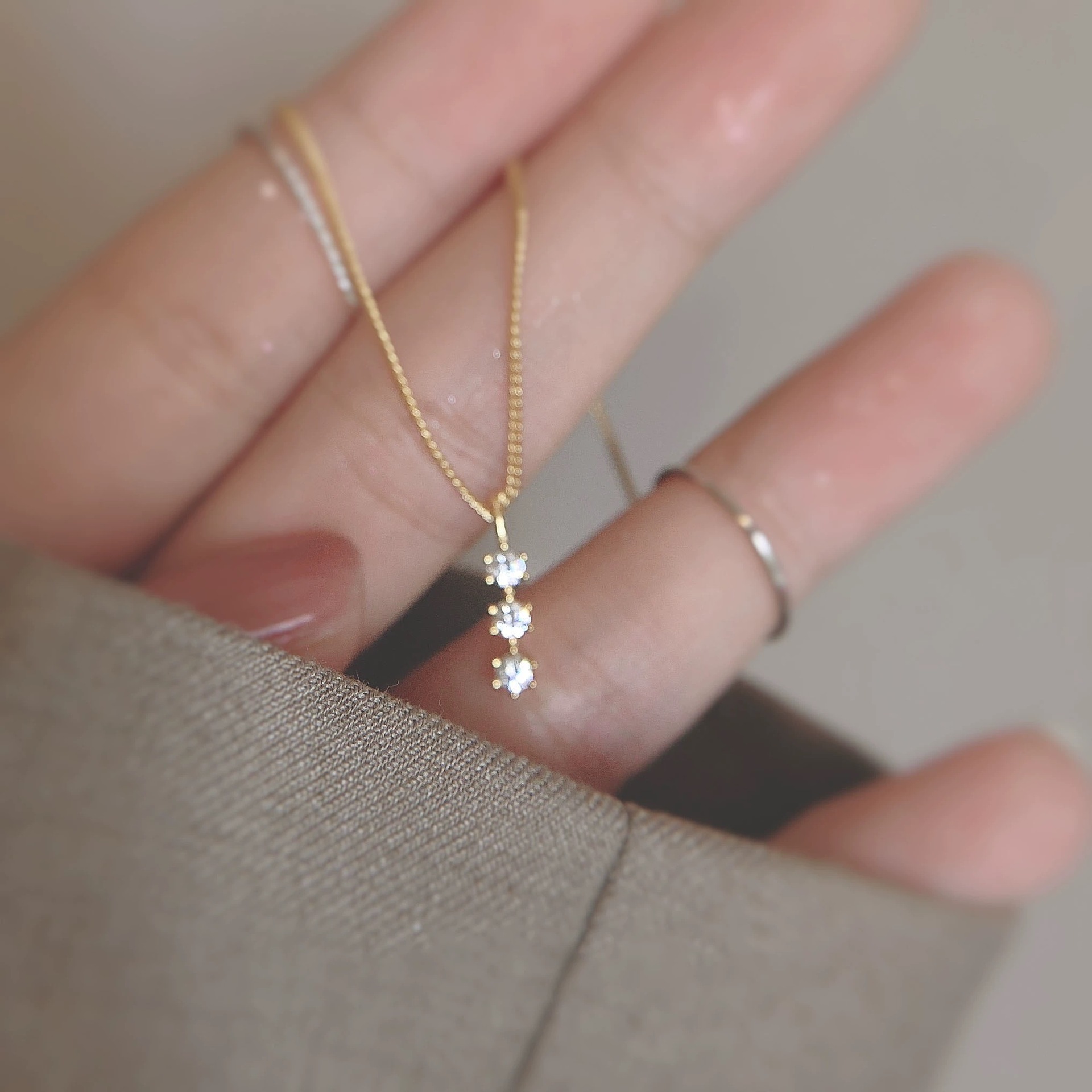 Colar de pérolas de luxo com fecho magnético para mulheres_voghion.com