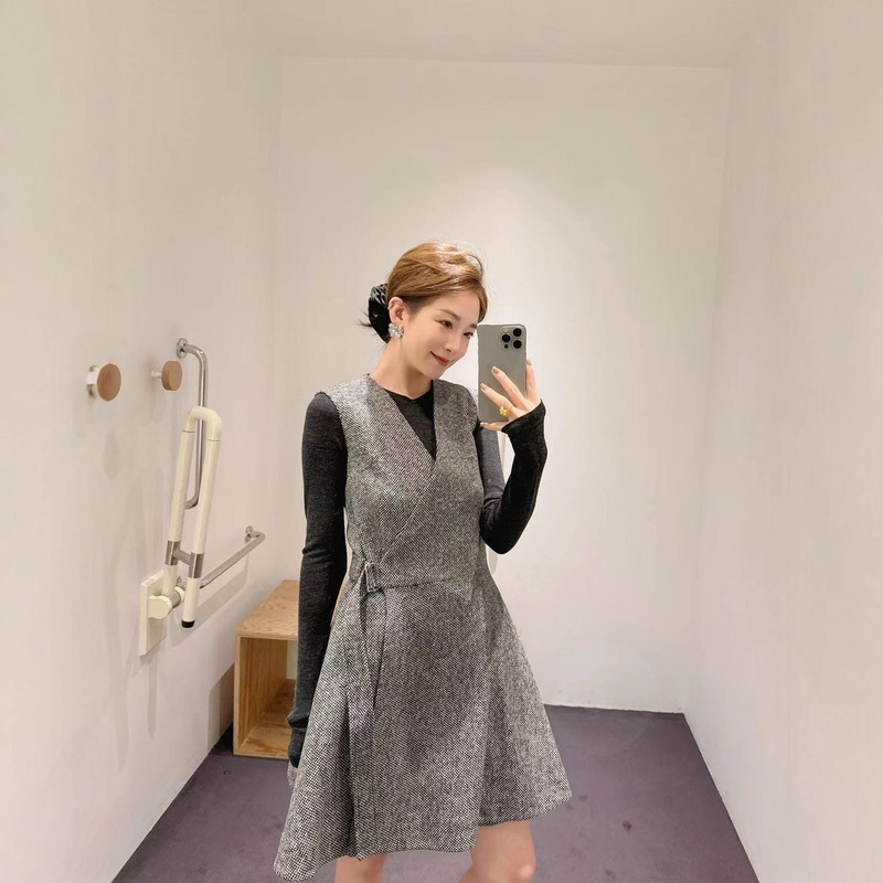 C's Belt Mid-Length Skirt Autumn and Winter Layered Standard Version Thick Needle Flower Wrap Mini Dress Outer Wear Wool