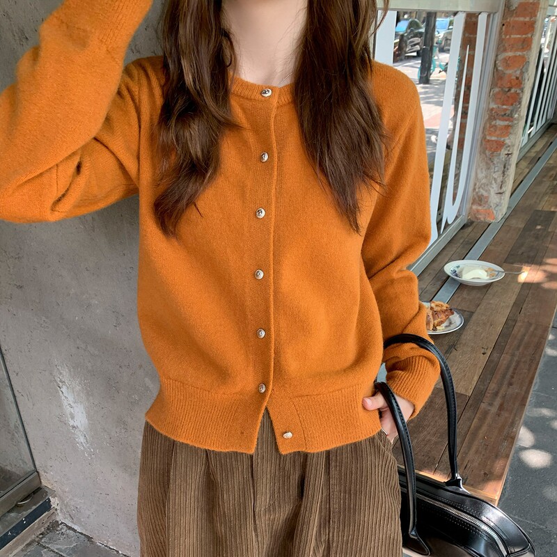 Pumpkin Orange Knitted Cardigan Women's 2026 Early Autumn New Style Base Layer Top High-End Orange Sweater Jacket
