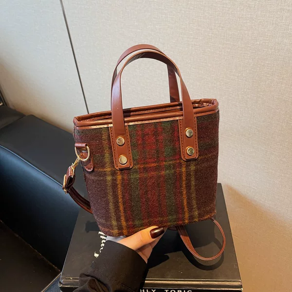 All-Match Plaid Autumn and Winter Handbag New 2024 Fashion Popular Shoulder Bag Vintage Plaid Crossbody Bag Women's Bucket Bag