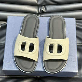 夏季拖鞋男2026新款真皮软底舒适轻便百搭外穿休闲鞋轻奢一字拖男