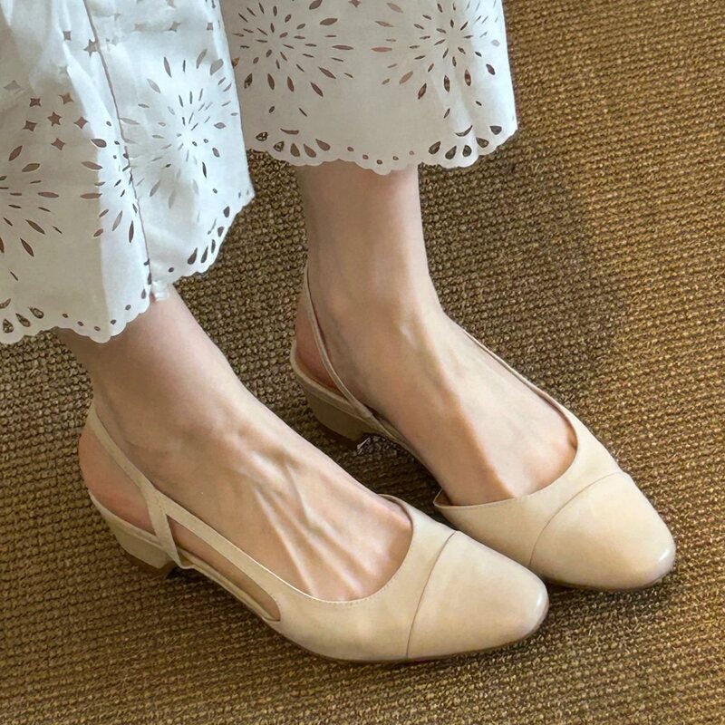 French Retro Style Thick-Heeled Closed-Toe Sandals for Women, 2026 Summer New Fashion Versatile Breathable Office Commute Sandals