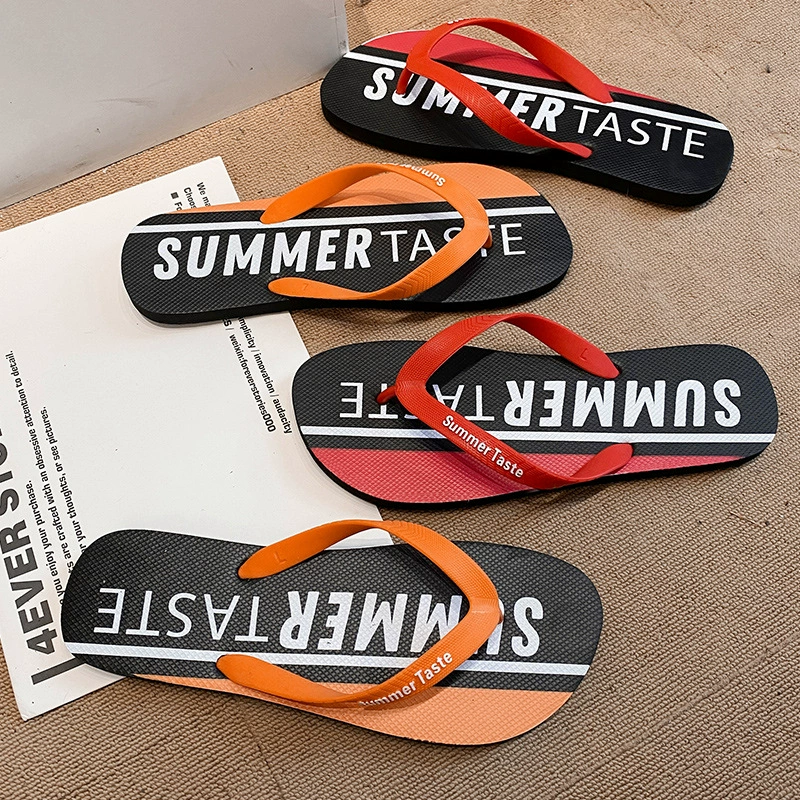 Поставка шлепанцев 2025 новых летних пляжных сандалий с противоскользящей подошвой, однотонные шлепанцы для оптовой торговли через границу