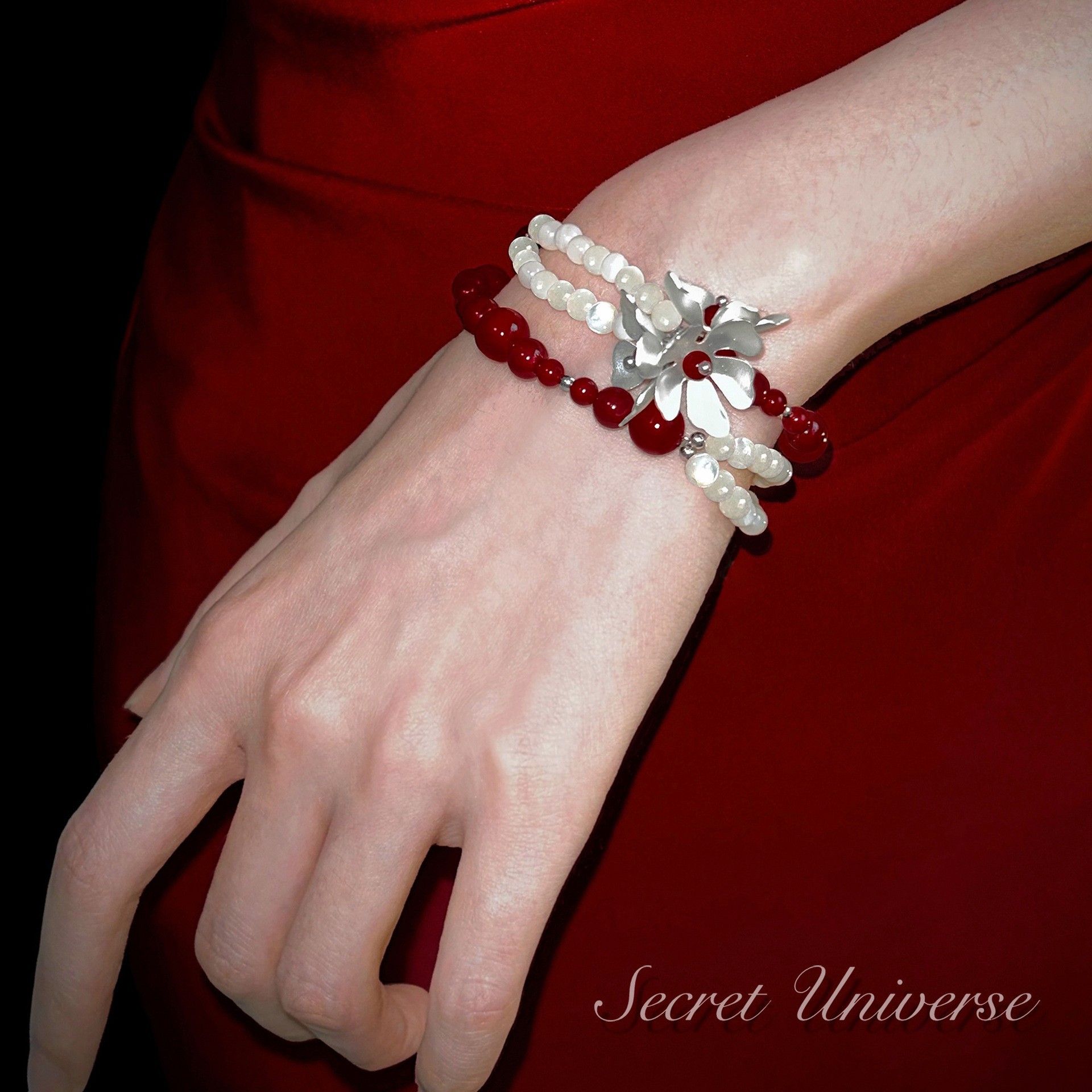 Iris beaded bracelet
