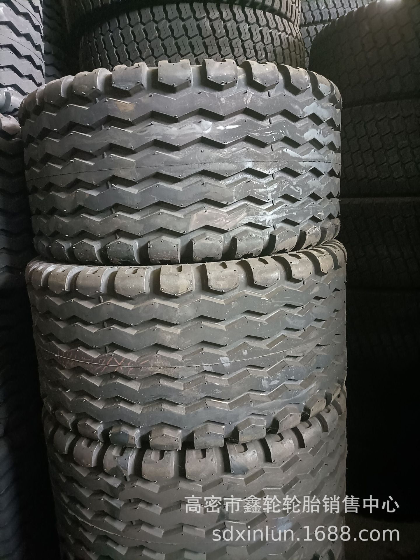 供应33x16L-16.1 12.5/80-18农用机械 打捆机 捆草机轮胎水曲花纹