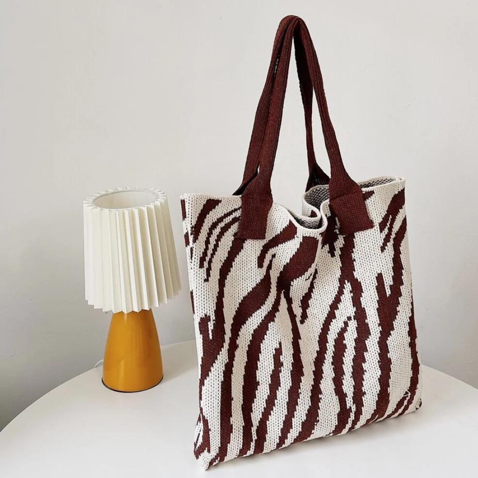 Women's Large All Seasons Polyester Stripe Basic Square Open Shoulder Bag display picture 4