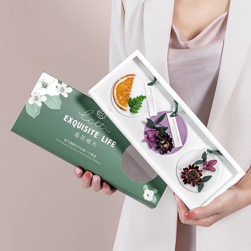 Essential oils, dried flowers, solid aromatherapy, bathroom shoe cabinet, wardrobe, aromatherapy wax tablets, perfume pendants, gift accompaniments, gift boxes